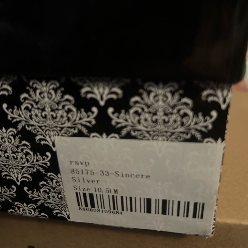 RSVP Sincere Silver Heels - Picture 3 of 6